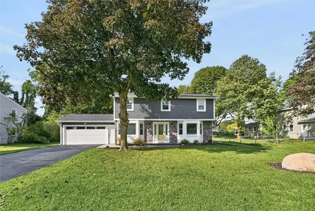 39 Heatherwood Rd, Perinton