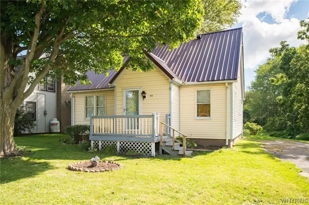 7905 Alleghany Road, Pembroke