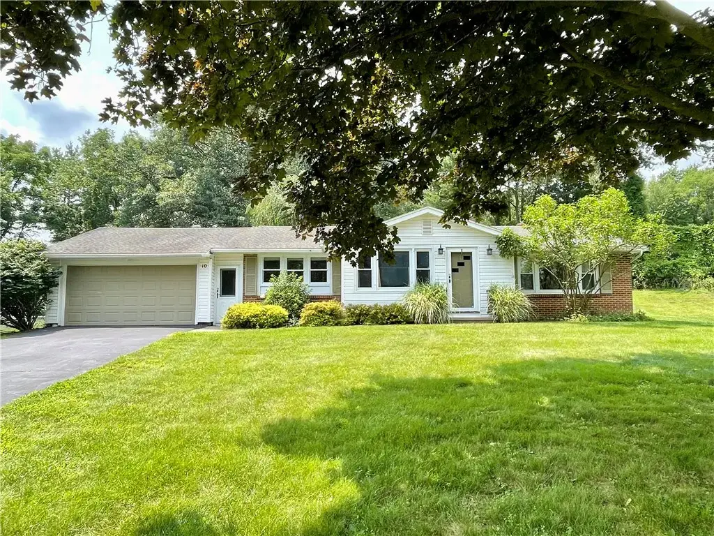 10 Pinehill Drive, Perinton