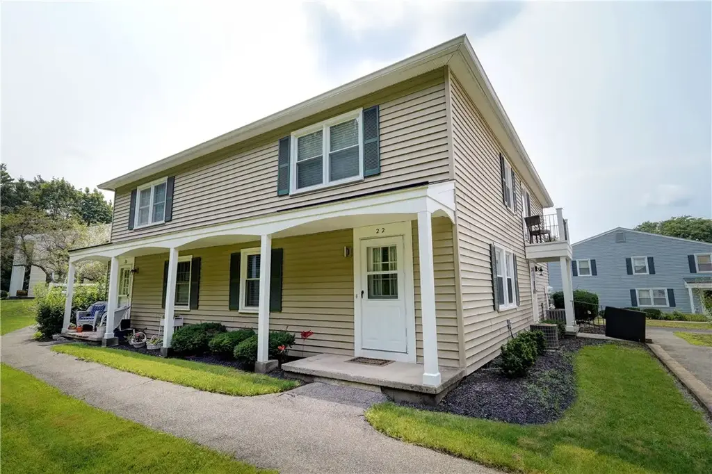 22 Falcon Lane, Perinton