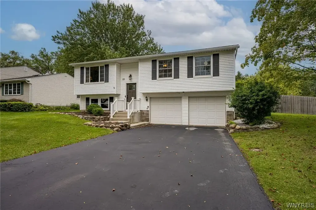 73 Chapel Glen Drive, Hamburg