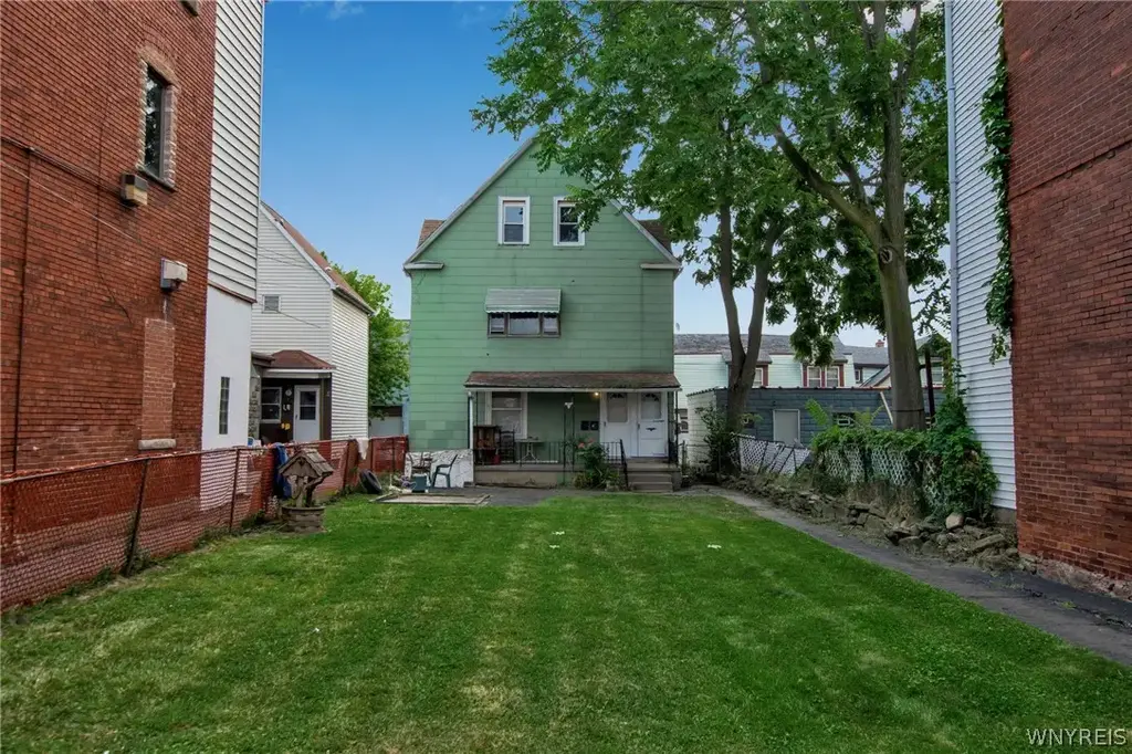 563 Tronolone Place, Niagara Falls
