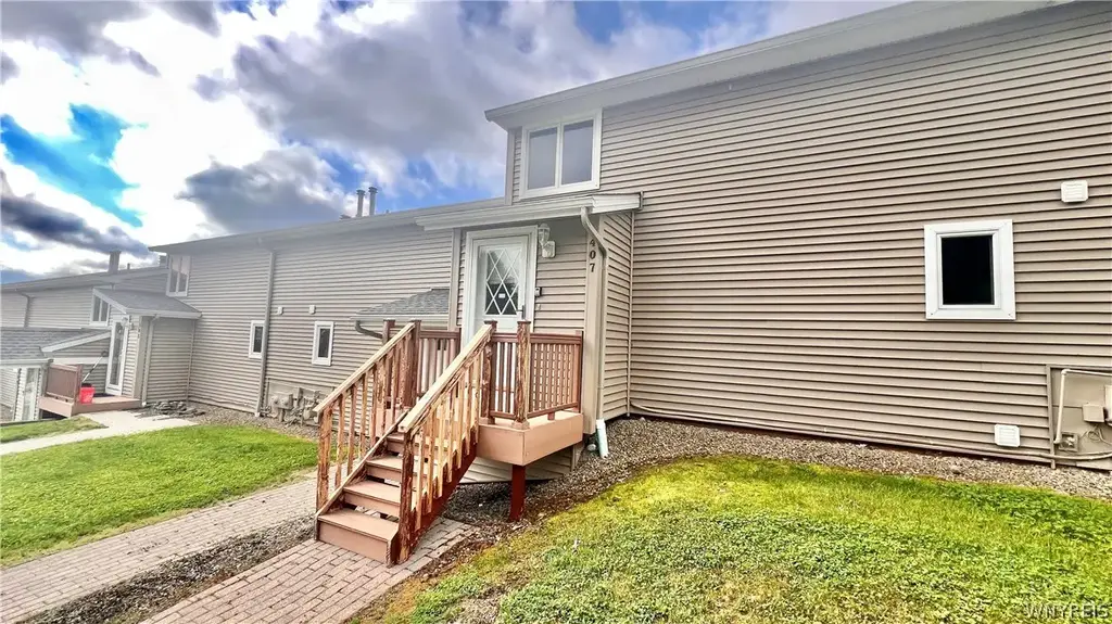 407 Deer Crossing Road, Ellicottville