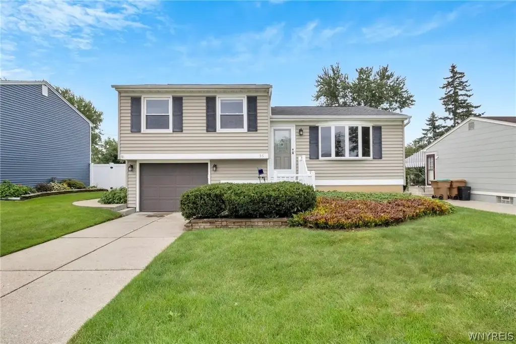 35 Autumnwood Drive, Cheektowaga