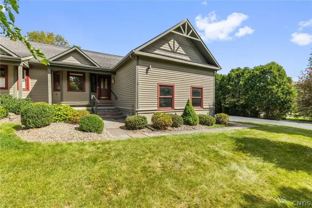 6 Old Farm Lane, Cazenovia