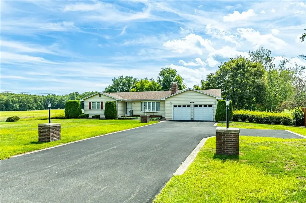 9581 Ridge Rd W Road W, Clarkson
