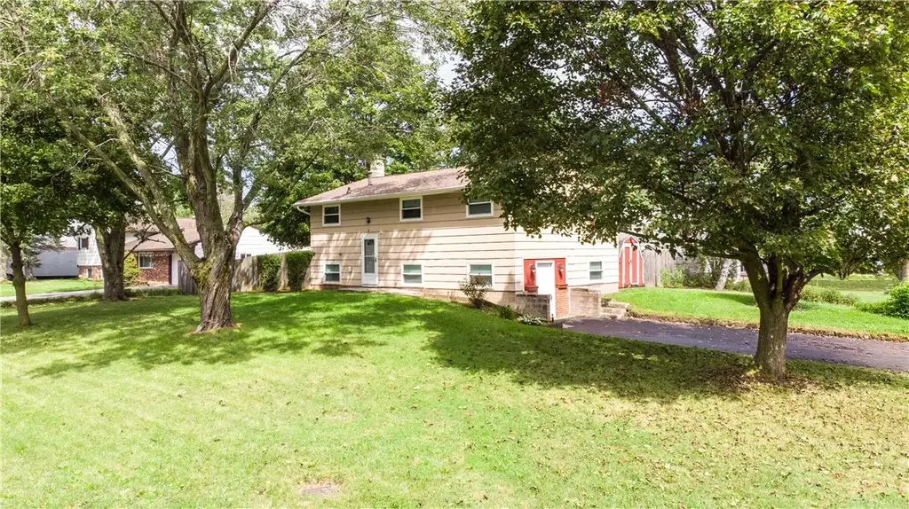 47 Golden Rod Lane, Henrietta