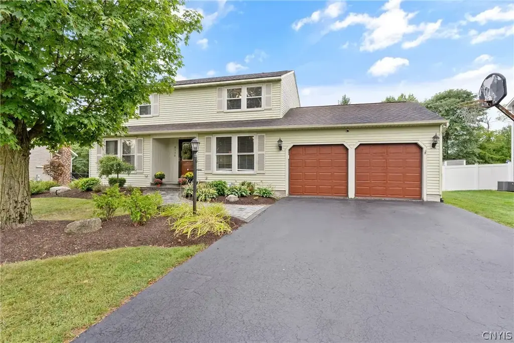 8130 Balsamwood Lane, Clay