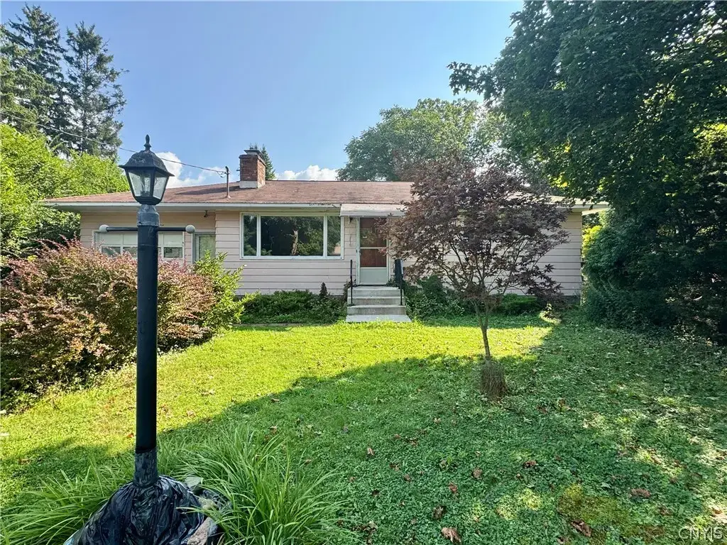 212 Meeker Avenue, Utica