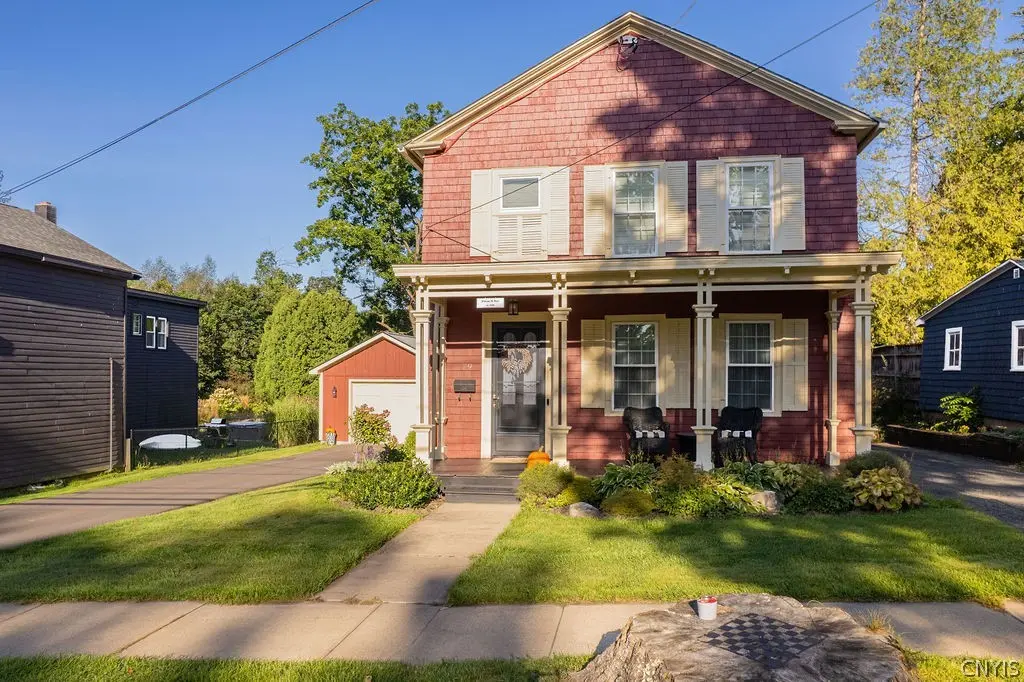 Photo of Listing #S1711297
