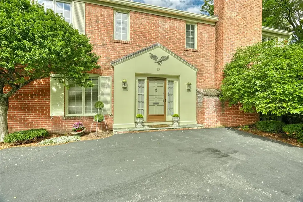 24 Barrington Park, Rochester