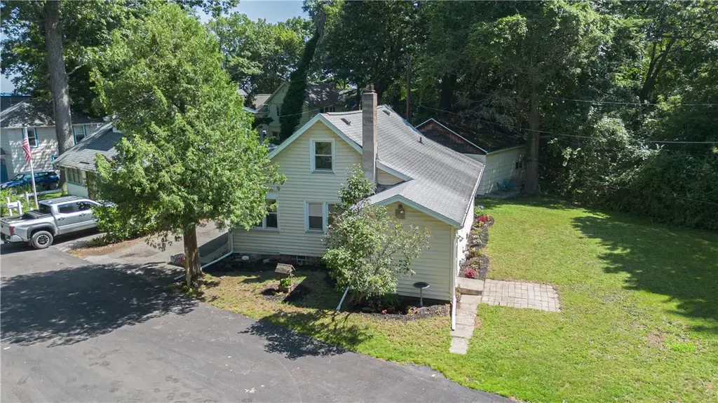 10 Scenic View Drive, Irondequoit