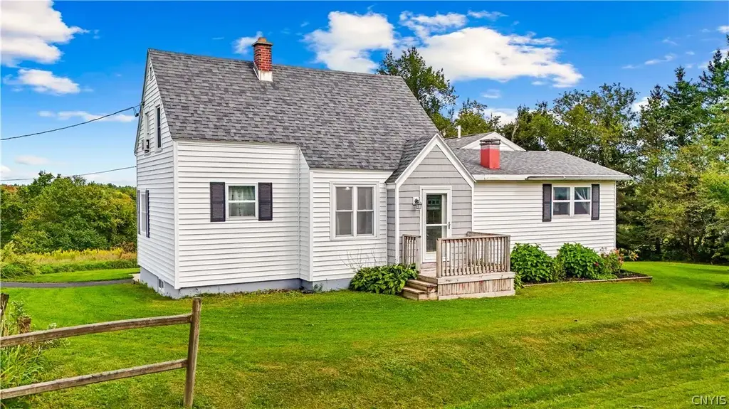 10517 Roberts Road, Litchfield