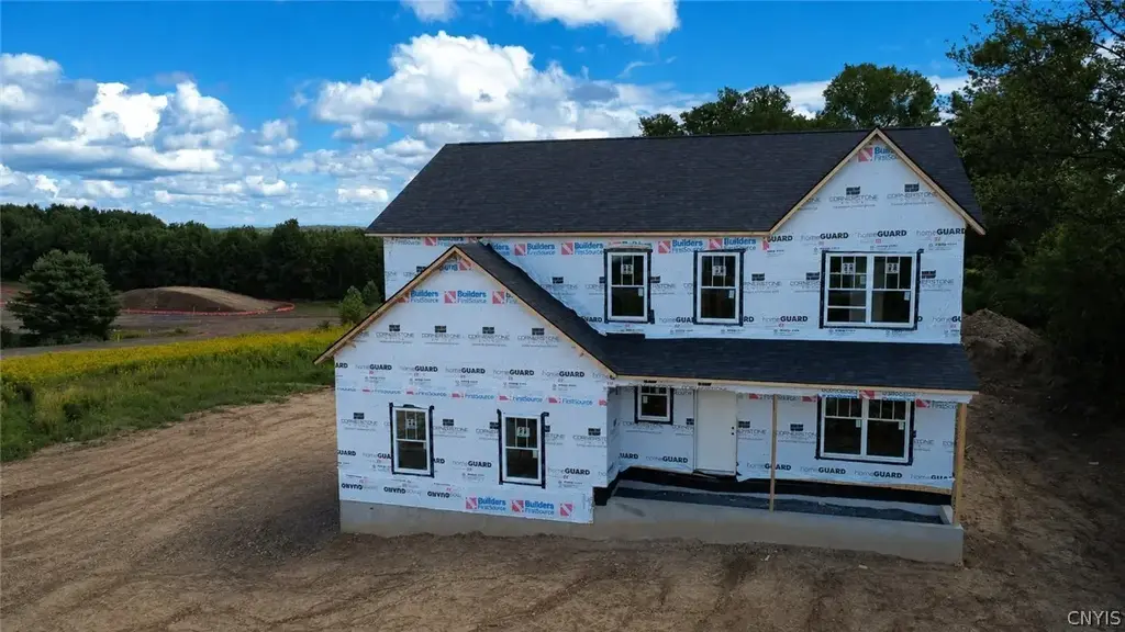 5590 Rolling Meadows Way, Camillus