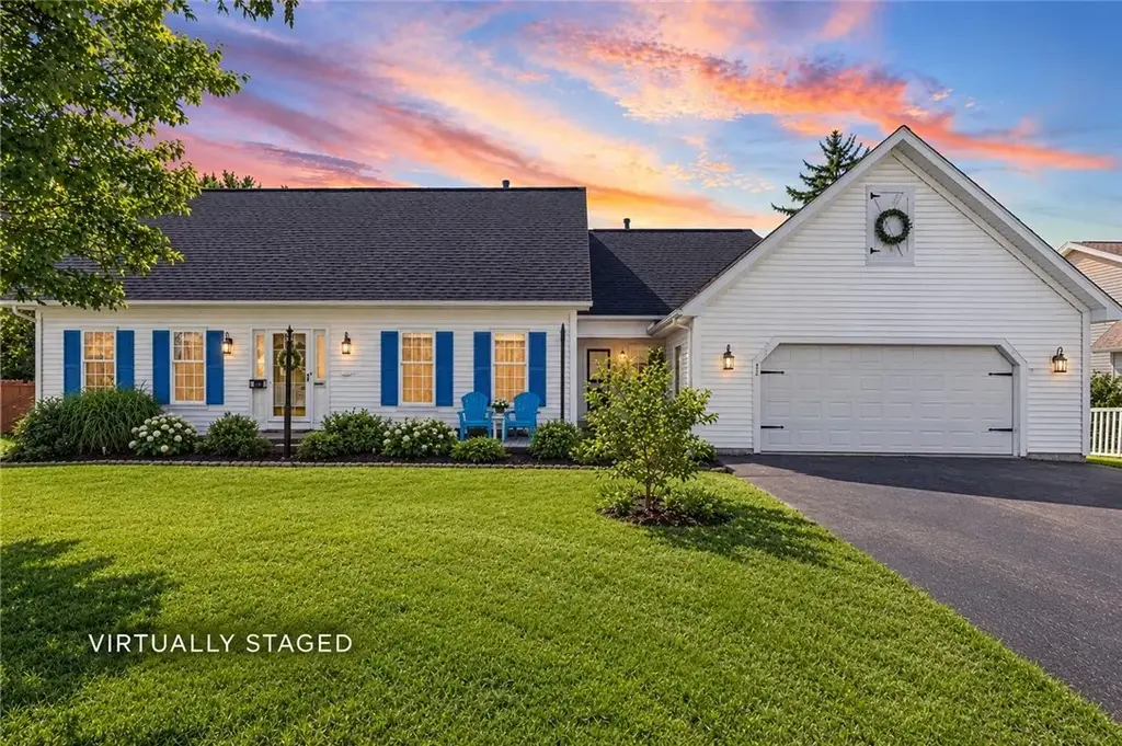 29 Forest Glen Drive, Greece