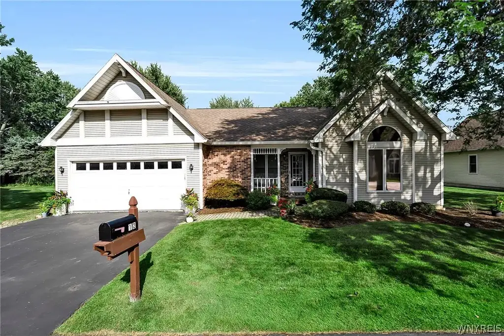12 Village Gate Court, Amherst