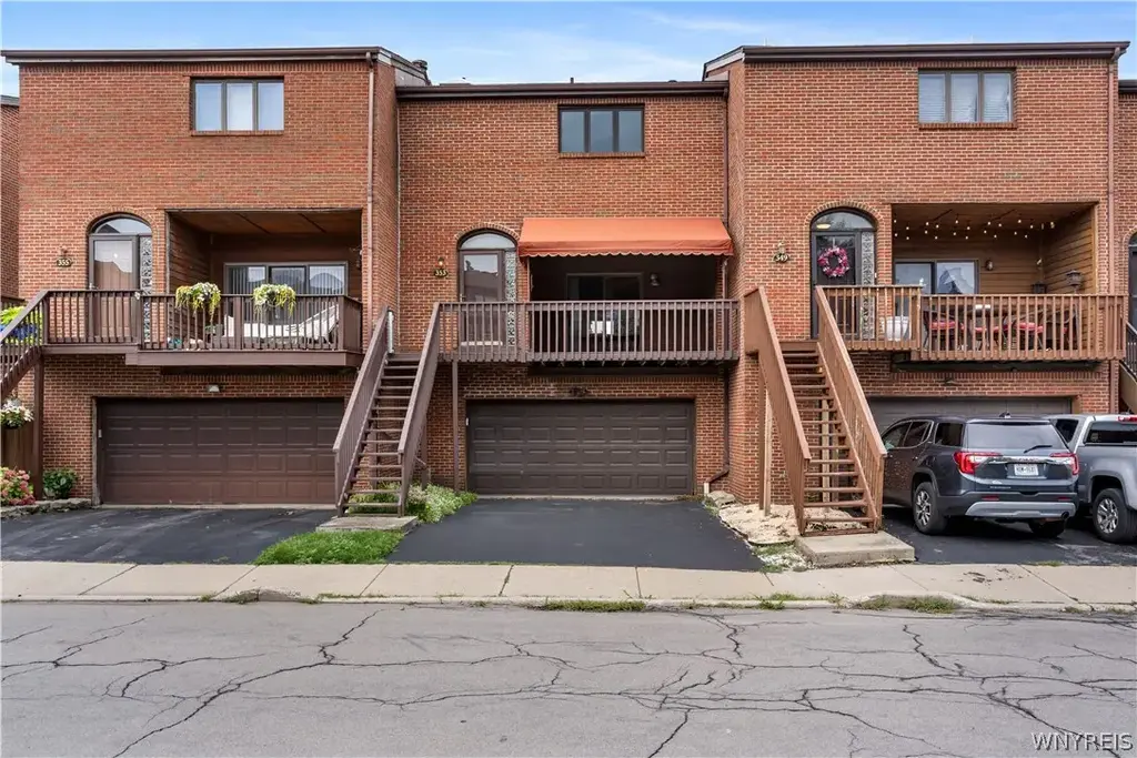 353 Lakefront Boulevard, Buffalo