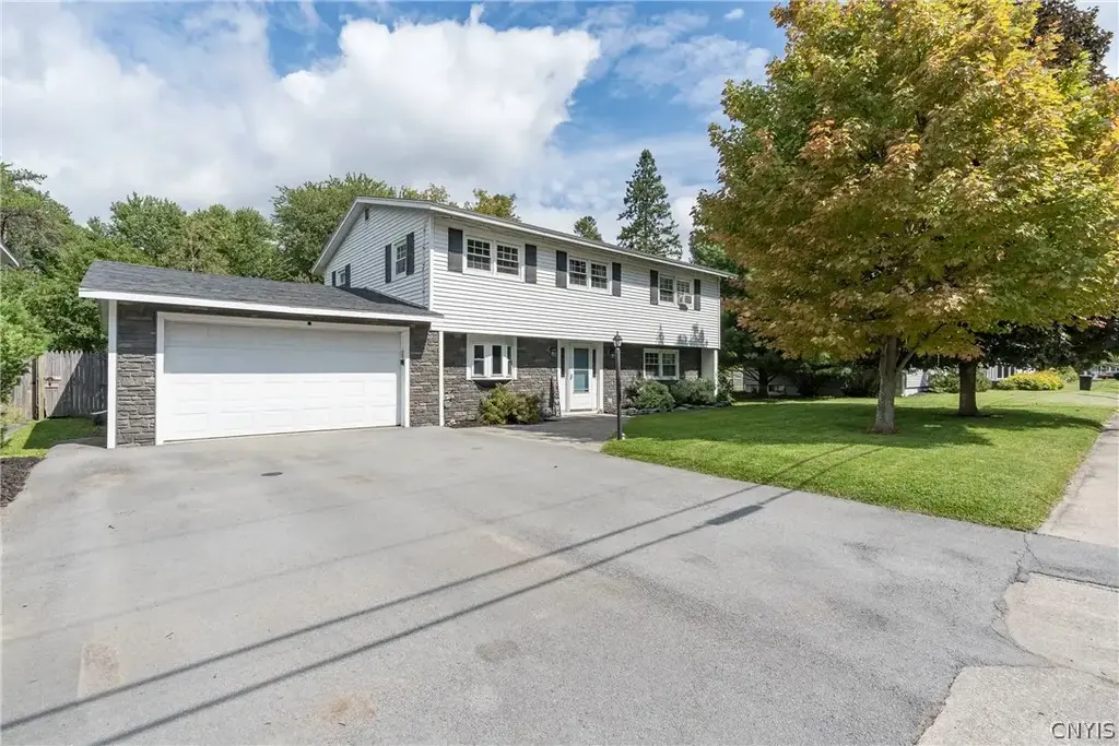 316 Bugbee Drive, Watertown City