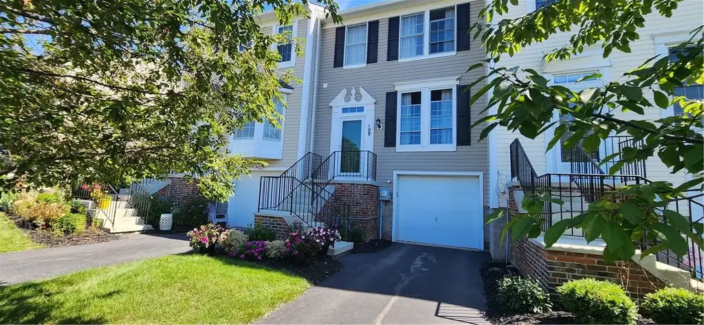 108 Courtshire Lane, Penfield