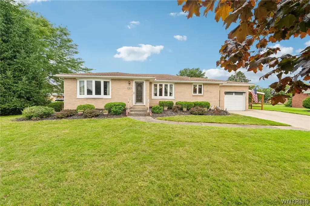 20 Maria Lane, Cheektowaga
