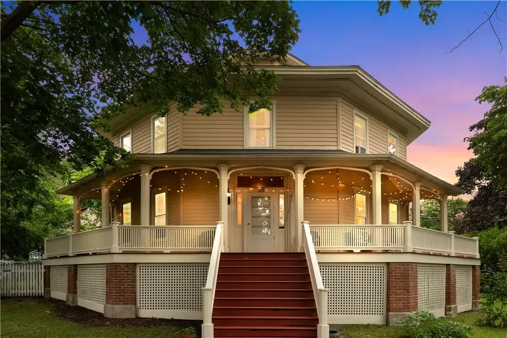 116 Gorham Street, Canandaigua City