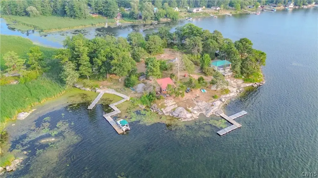 48571 Wintergreen, Alexandria