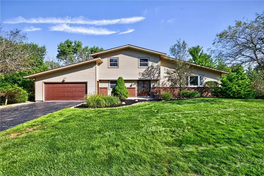 1630 Bridgeboro Drive, Webster