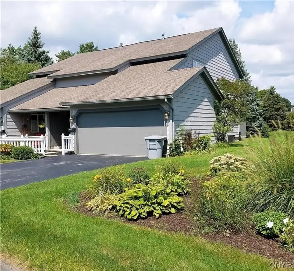 447 Summerhaven Drive N, Manlius