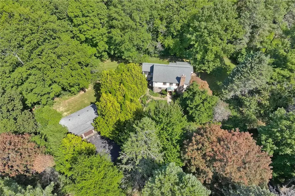 560 Van Alstyne Road, Webster
