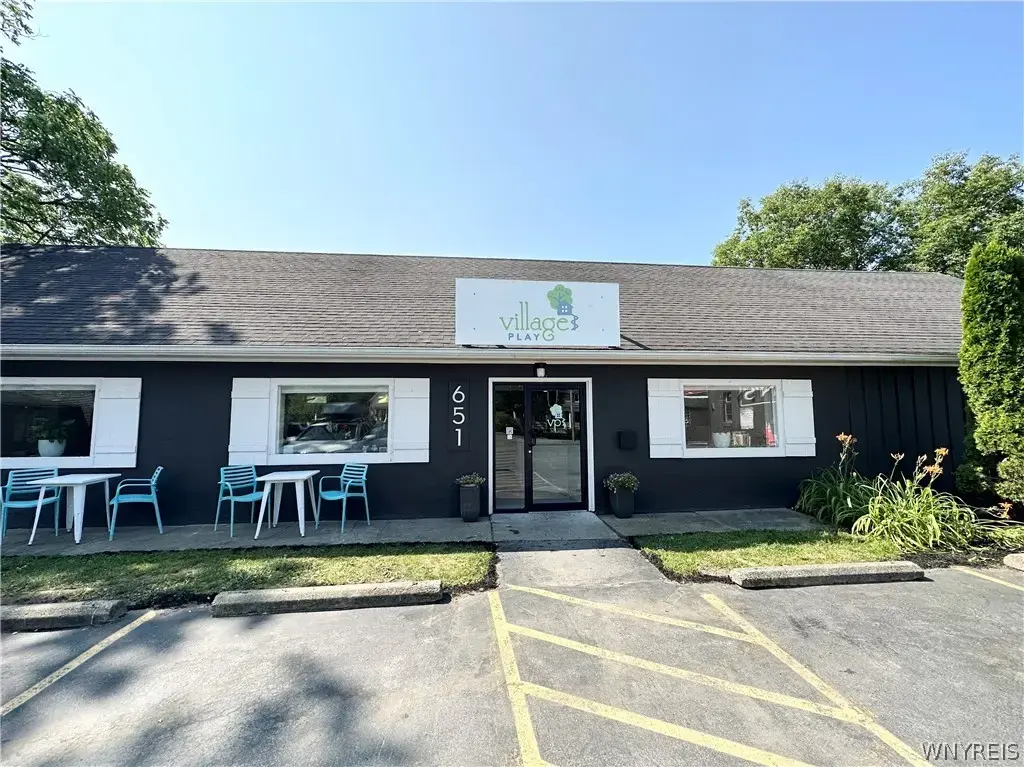 651 Oakwood Avenue, Aurora