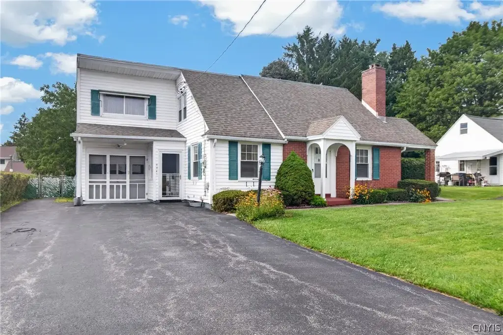 5541 Walker Road, Deerfield