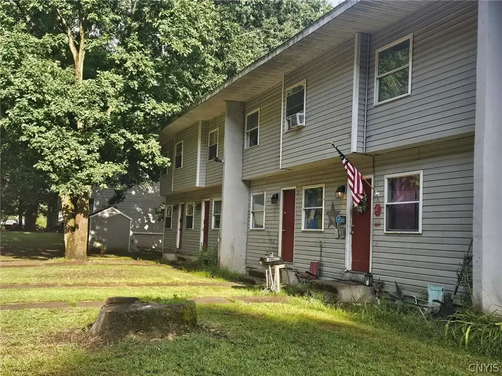412 County Route 10, Schroeppel