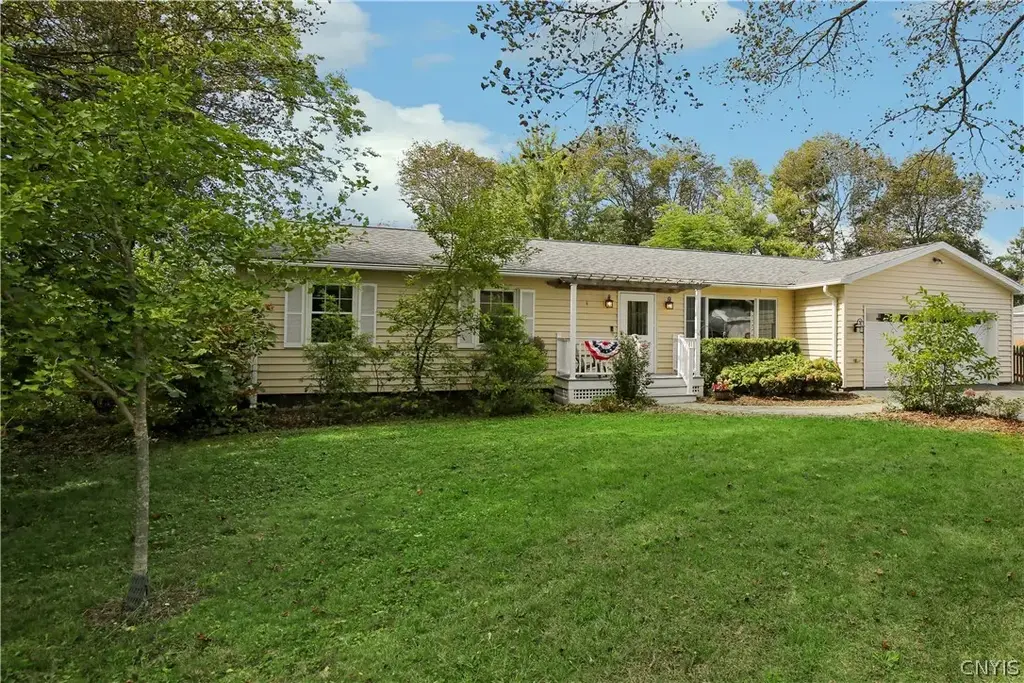 107 Edwards Drive, DeWitt