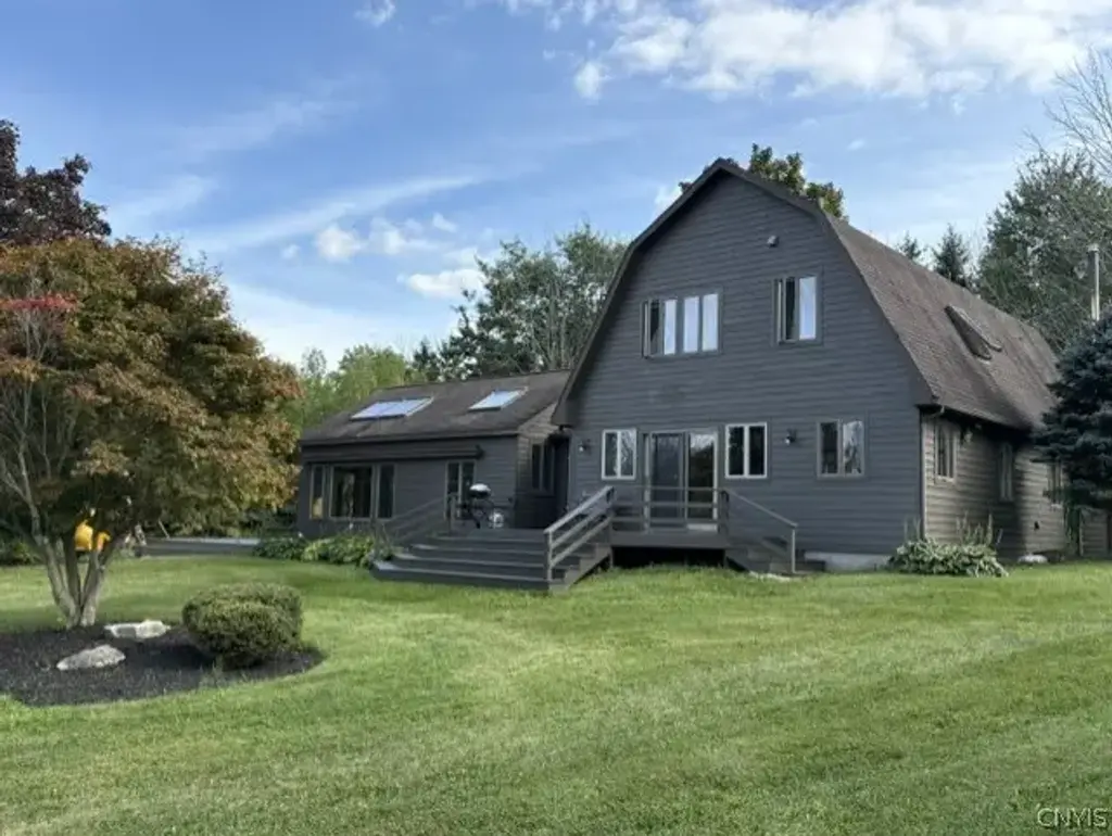 1874 Willowdale Road, Spafford