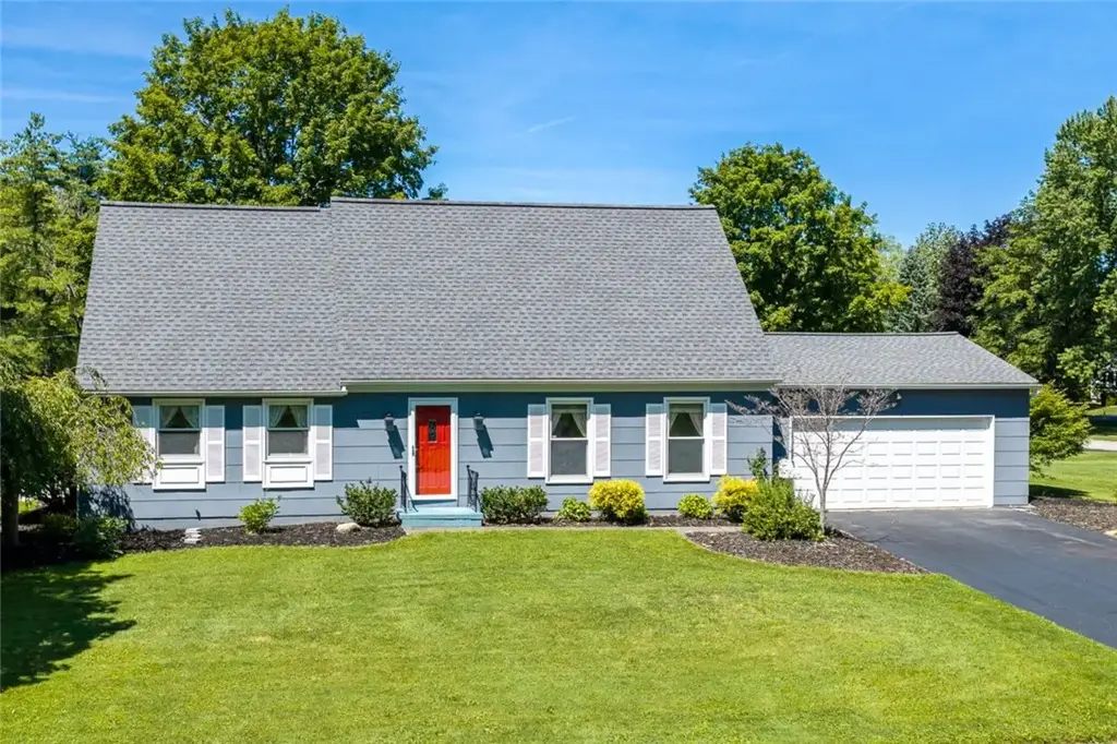 93 Glen Acre Drive, Henrietta