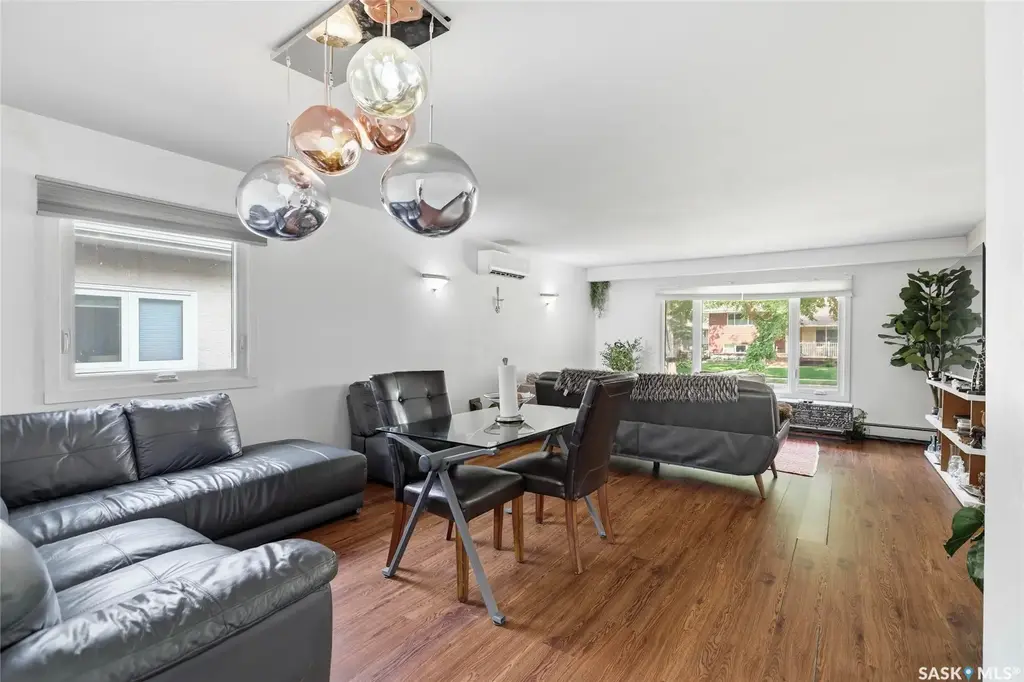 1960 Cowan Crescent, Regina