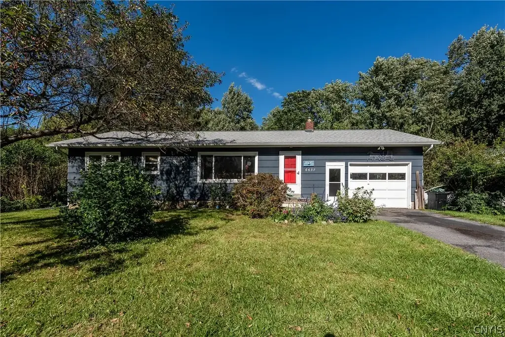 6637 E Taft Road, Cicero