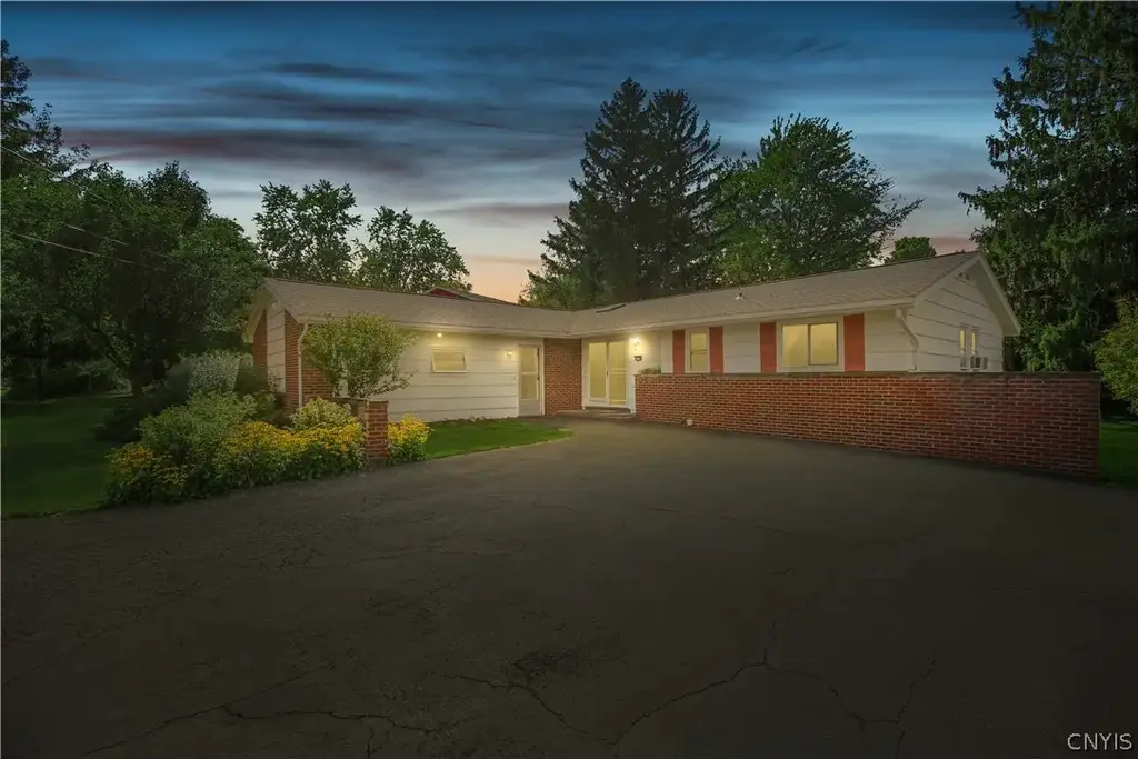 5239 Jamesville Road, DeWitt