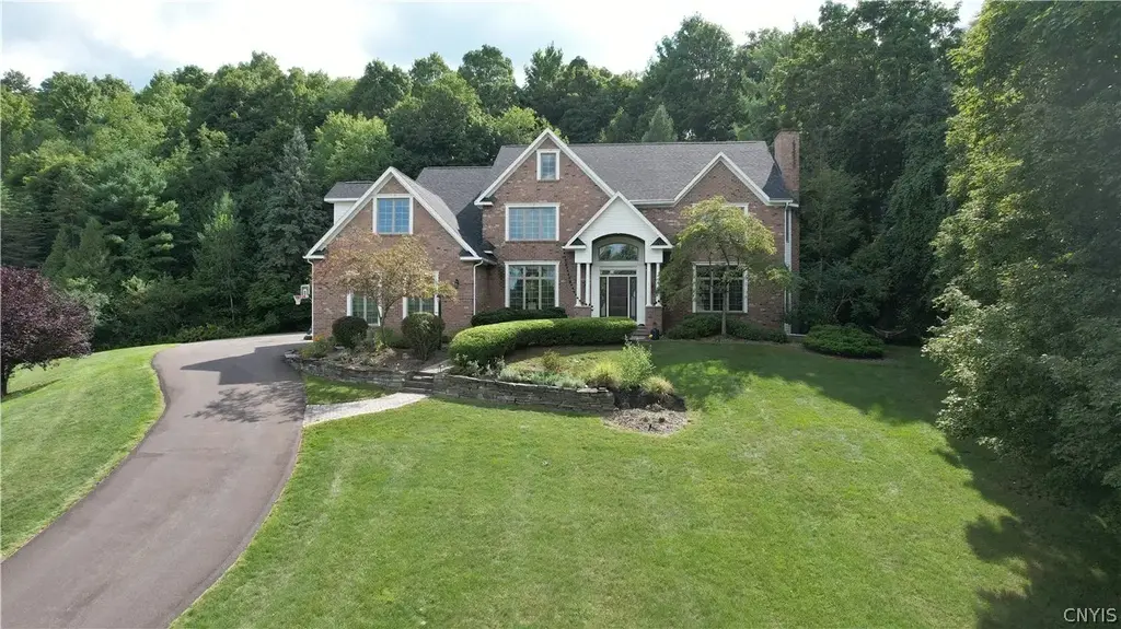 7316 Dartmoor Crossing, Manlius