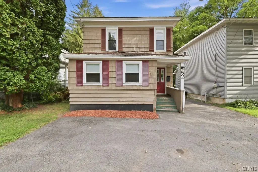 52 Downer Street, Van Buren
