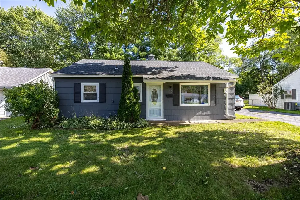 56 Pontiac Street, Webster