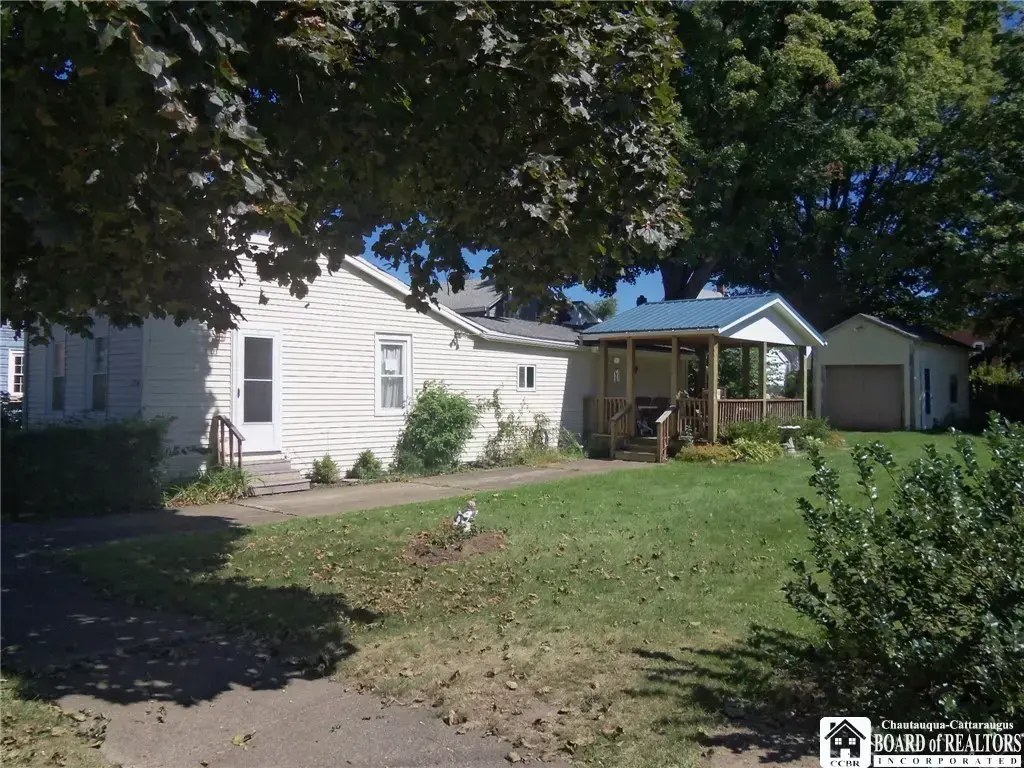 104 S Gazelle Street, Dunkirk