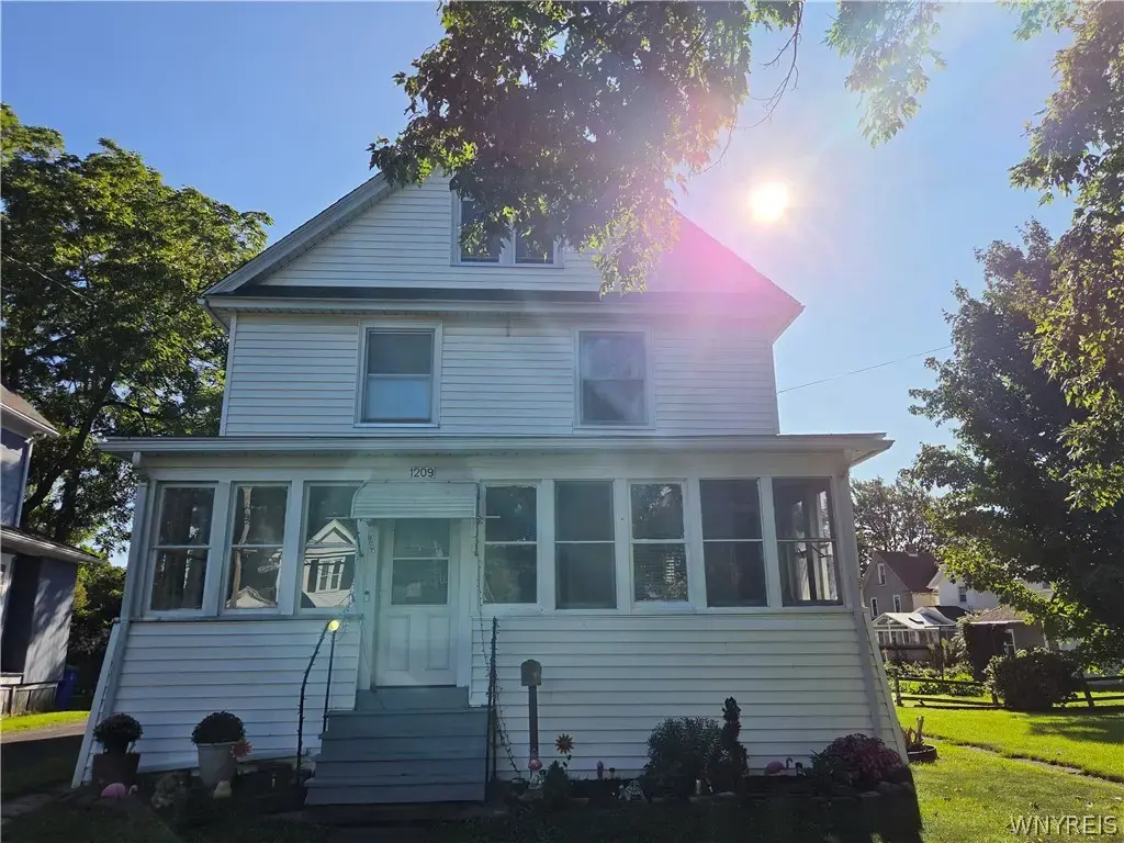 1209 West Avenue, Shelby