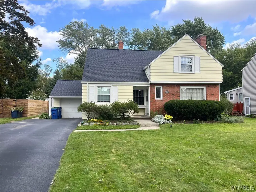 166 Huxley Drive, Amherst