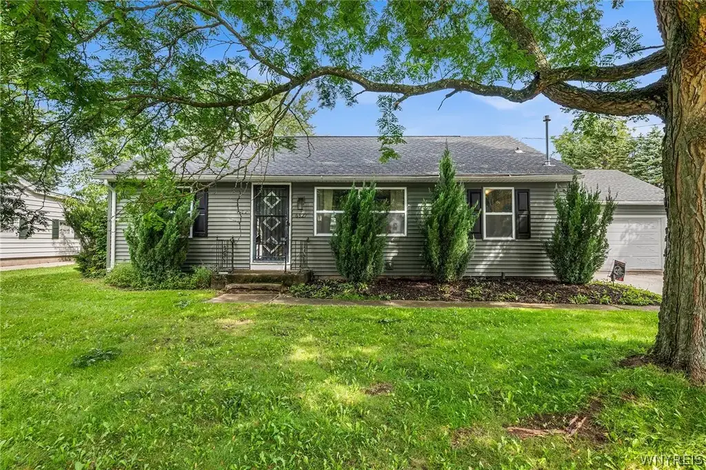 6327 Dorchester Road, Lockport Town