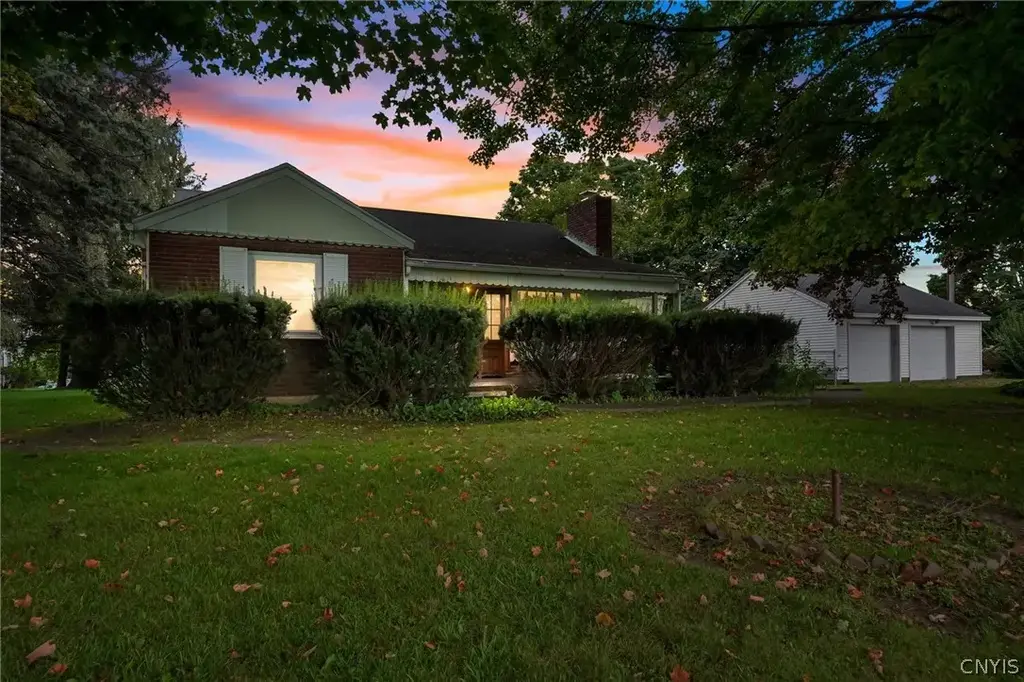 396 State Route 281, Tully