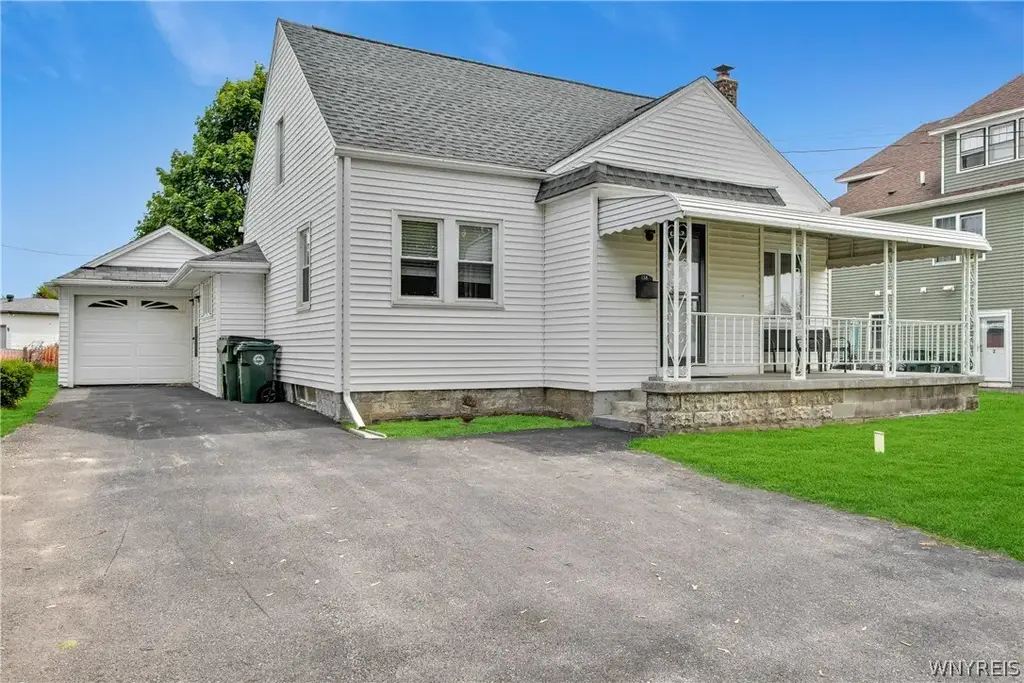 138 Burlington Avenue, Lancaster