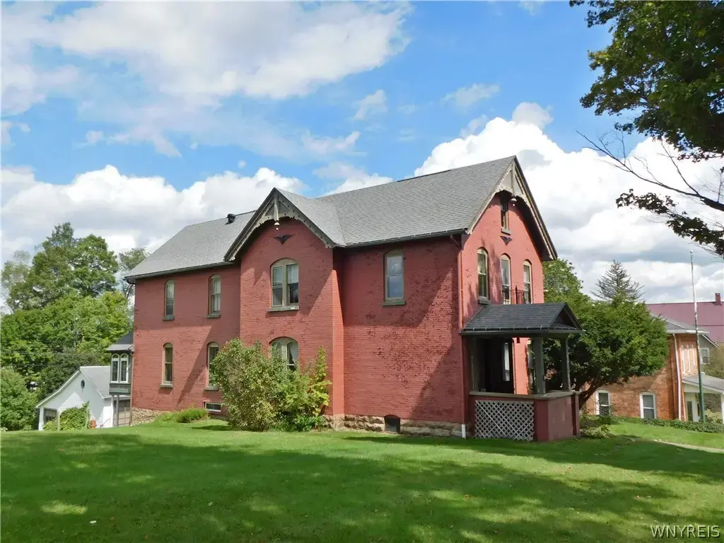 85 W Main Street, Cuba