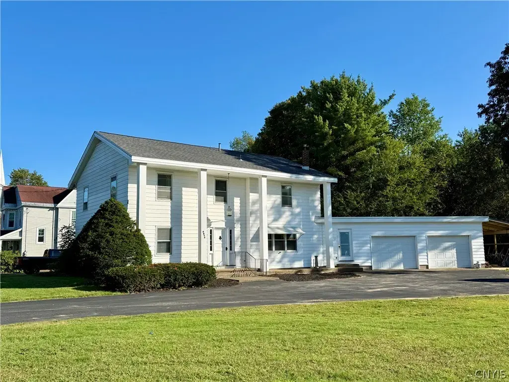 2872 Main Street, Vienna