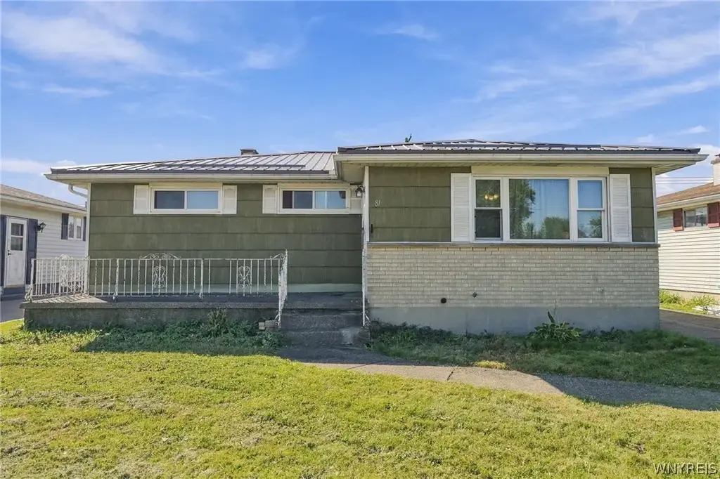 81 Poinciana Parkway, Cheektowaga